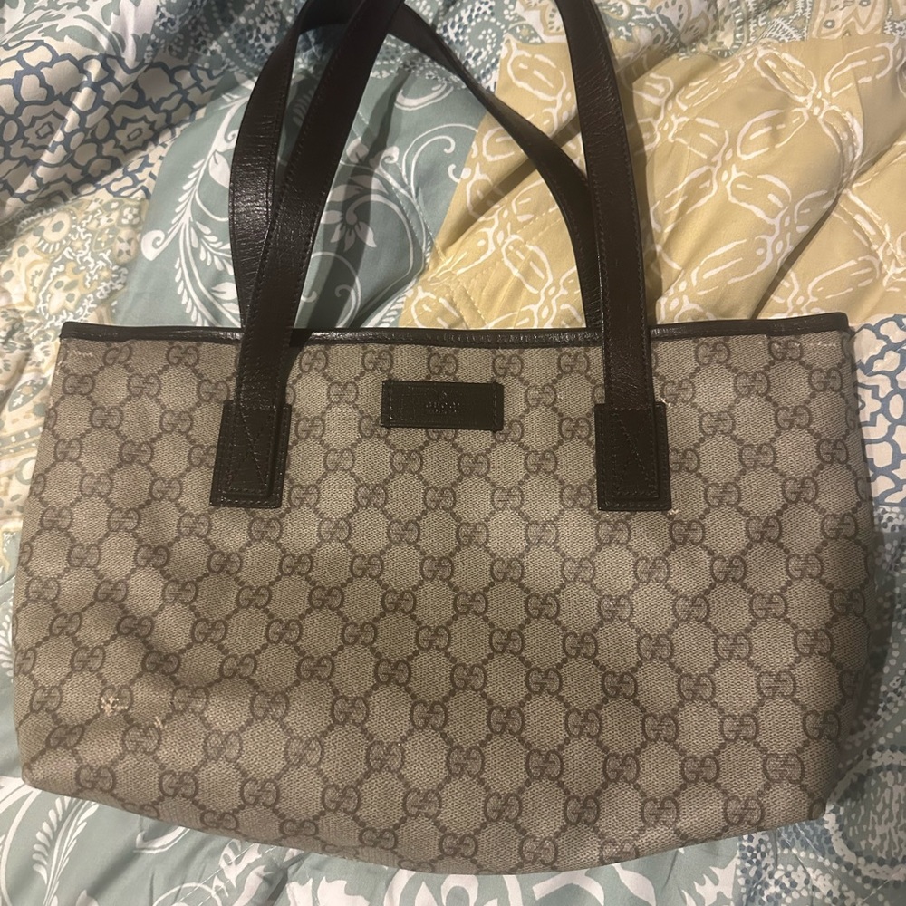 Gucci purse, bought from Bloomingdale’s at Woodbridge VA. Used in good condition